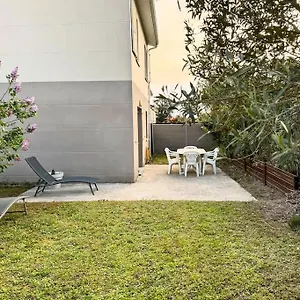 Maison Calme Avec Jardin Proche De Villa